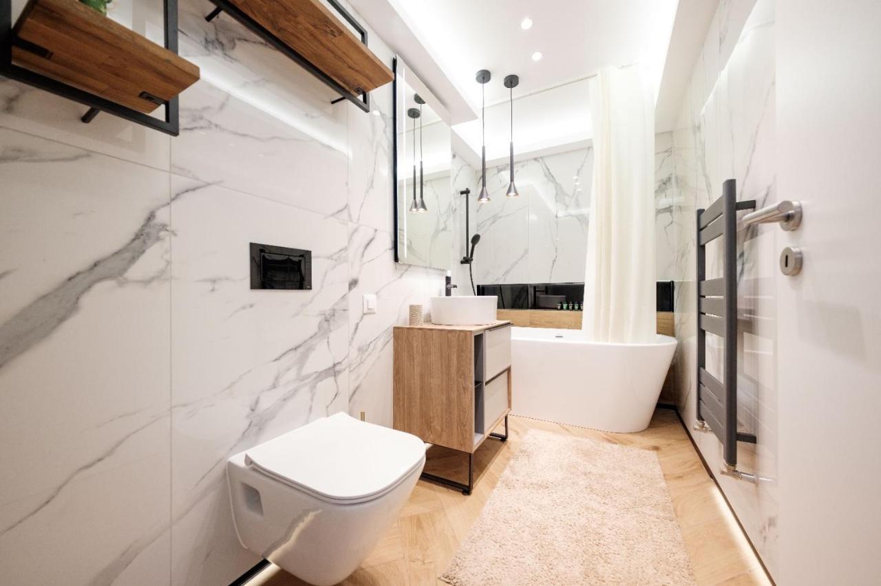 Brand New Luxury Apartment In The Heart Of Brasov Bagian luar foto