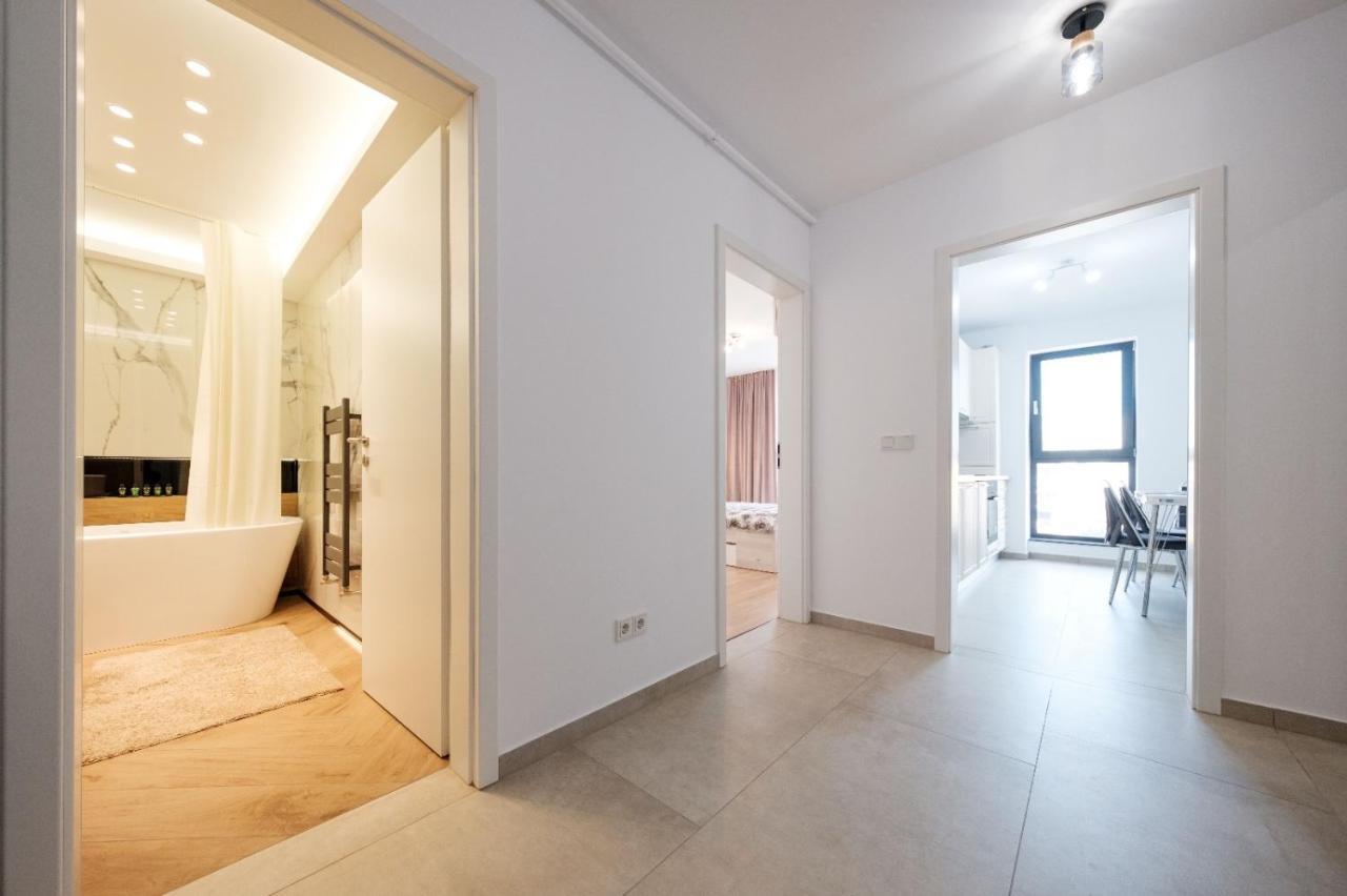 Brand New Luxury Apartment In The Heart Of Brasov Bagian luar foto